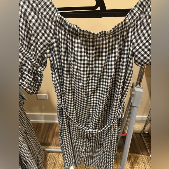 Old Navy Dresses & Skirts - Gingham Off the Shoulder Sundress